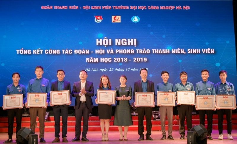 Hơn 200 đề tài nghiên cứu khoa học của sinh viên có tính ứng dụng cao