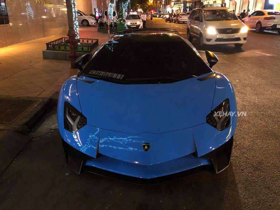 Lamborghini Aventador SV Coupe - Siêu phẩm dạo phố đêm trên Sài Thành