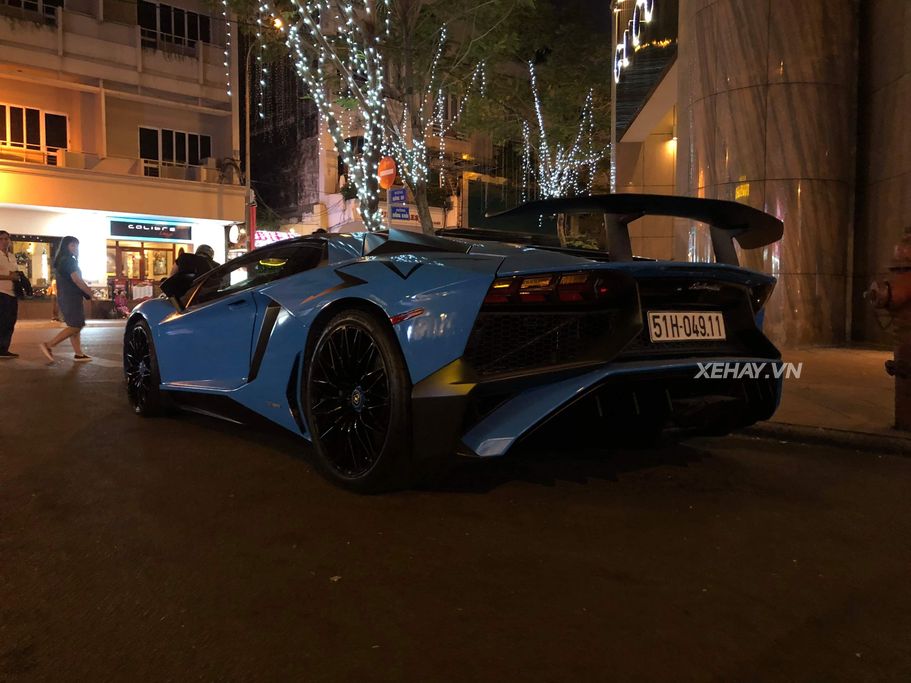 Lamborghini Aventador SV Coupe - Siêu phẩm dạo phố đêm trên Sài Thành