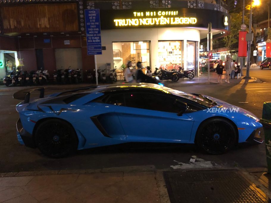 Lamborghini Aventador SV Coupe - Siêu phẩm dạo phố đêm trên Sài Thành