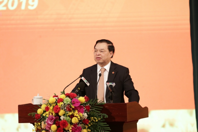 Ông Lê Mạnh Hùng - Phó trưởng Ban Tuyên giáo Trung ương báo cáo về hoạt động báo chí năm 2019 và một số nhiệm vụ trọng tâm năm 2020