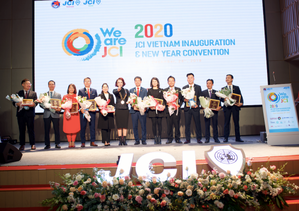 Chủ tịch JCI 2019, 2020 cùng Chủ tịch các chi hội