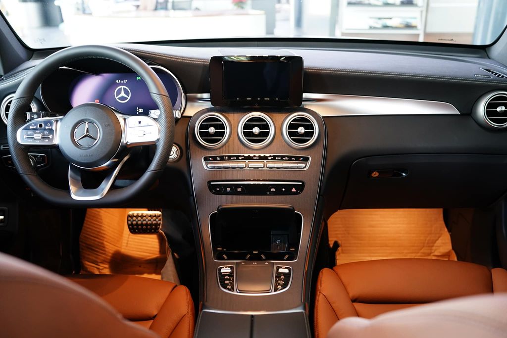 Không gian nội thất sang trọng của GLC 300 4Matic 
