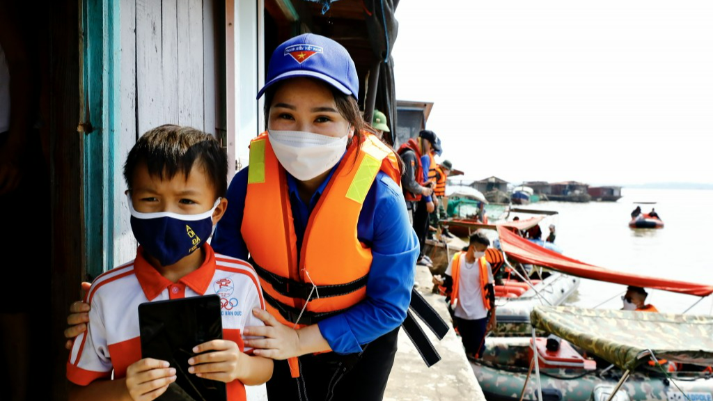 Cổ vũ, khơi dậy lẽ sống cao đẹp trong thanh niên để phát triển đất nước hùng cường