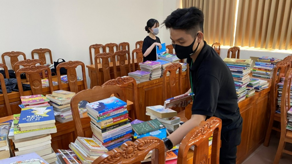 “Ươm mầm” hơn 2.500 đầu sách xây thư viện trường học