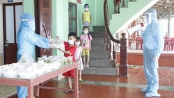 Nam Định: Phụ huynh lo lắng khi con trẻ đến trường trong dịch bệnh