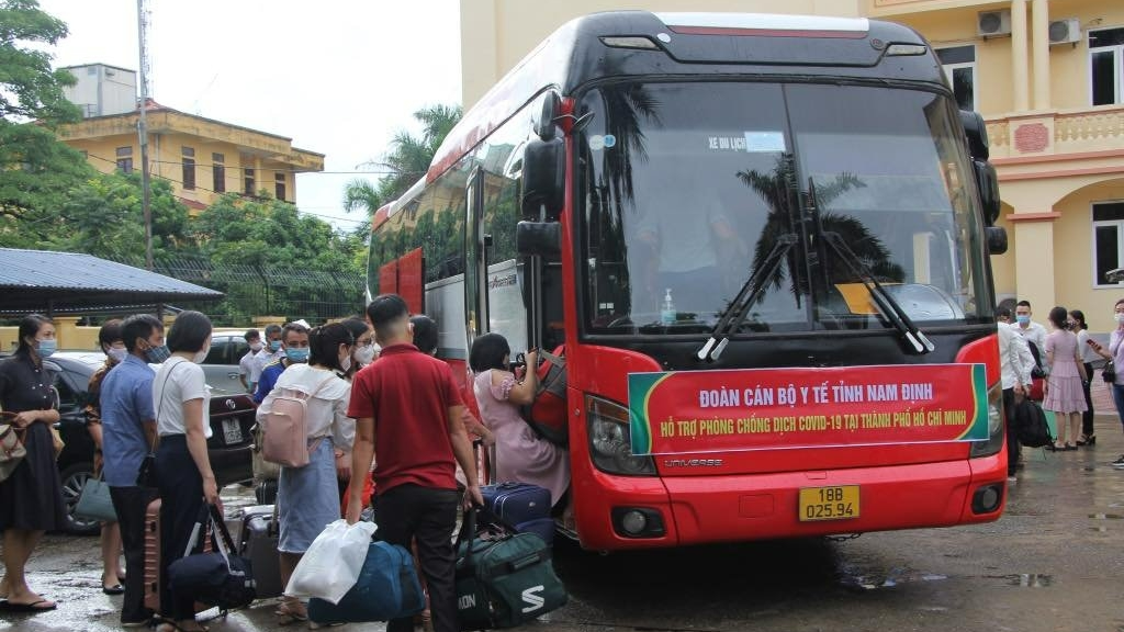 Nam Định: 20 y, bác sĩ tiếp tục lên đường hỗ trợ thành phố Hồ Chí Minh chống dịch