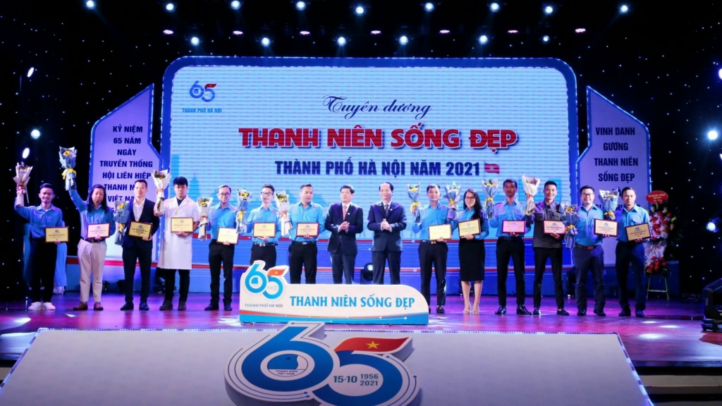 Những thanh niên nghĩa hiệp kể chuyện nghĩa tình trong đại dịch