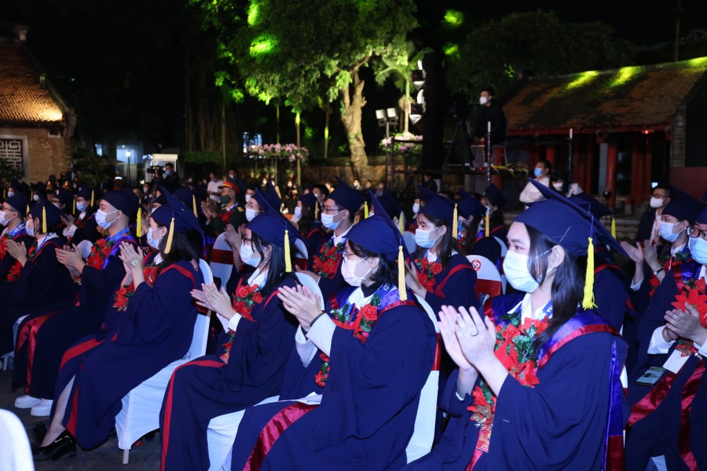 Hà Nội vinh danh 90 thủ khoa xuất sắc tốt nghiệp đại học, học viện 2021