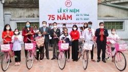 Hội Chữ thập đỏ thành phố Hà Nội: Trao xe đạp, khởi công xây nhà Chữ thập đỏ trên địa bàn huyện Ứng Hòa