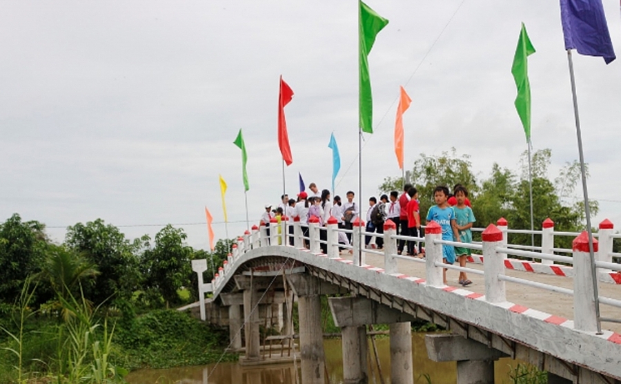 Cầu Kênh Thầy Ba Vĩ, xã Bình Tấn, huyện Thanh Bình, tỉnh Đồng Tháp