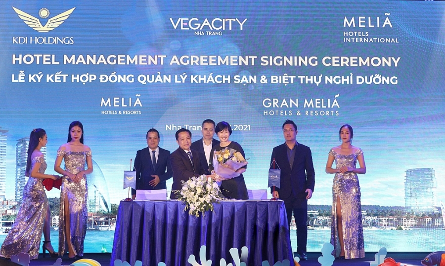 Lễ ký kết hợp đồng quản lý khách sạn và biệt thự nghỉ dưỡng giữa KDI Holdings và Melia Hotels International