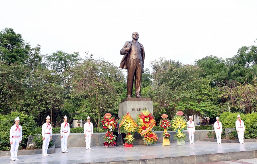 Tượng đài Lênin Tượng đài Lênin