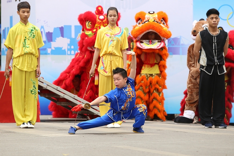 Chùm ảnh: Phát động Ngày chạy Olympic vì sức khỏe toàn dân năm 2021