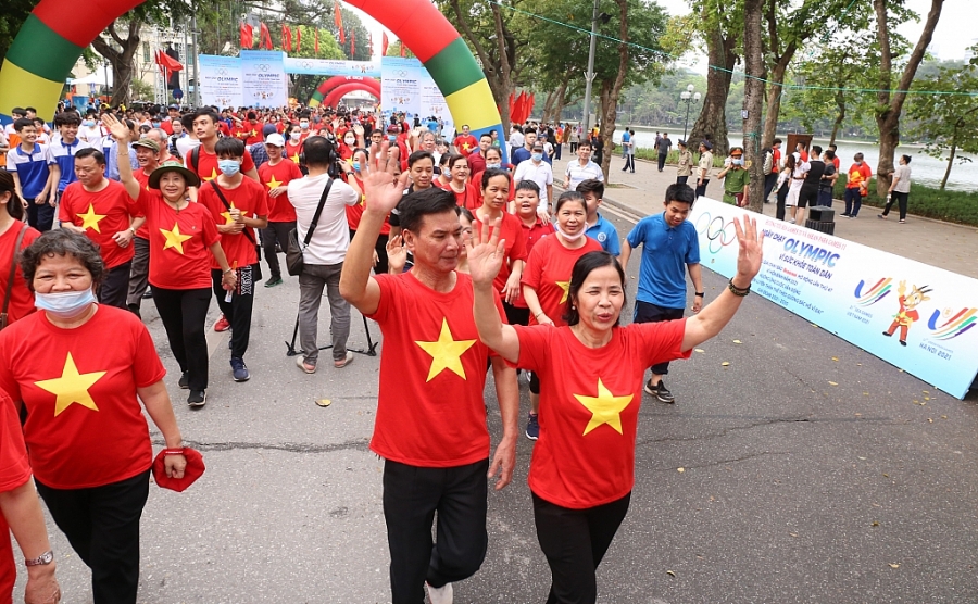 Chùm ảnh: Phát động Ngày chạy Olympic vì sức khỏe toàn dân năm 2021