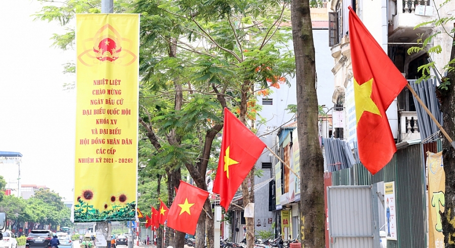 Đường phố Thủ đô trang hoàng rực rỡ chào đón ngày bầu cử