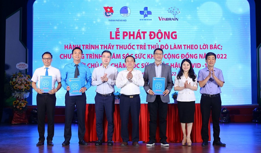 Trong khuôn khổ chương trình, hôm nay Công ty VinBrain và Thành Đoàn - Hội Liên hiệp Thanh niên Thành phố - Hội Thầy thuốc trẻ Hà Nội tổ chức Lễ ký Chương trình phối hợp công tác. Trong khuôn khổ chương trình, hôm nay Công ty VinBrain và Thành Đoàn - Hội Liên hiệp Thanh niên Thành phố - Hội Thầy thuốc trẻ Hà Nội tổ chức Lễ ký Chương trình phối hợp công tác.