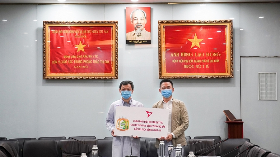1148 dettol trao tang cho ray