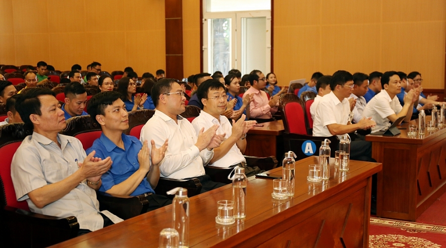 Các đại biểu tham dự chương trình