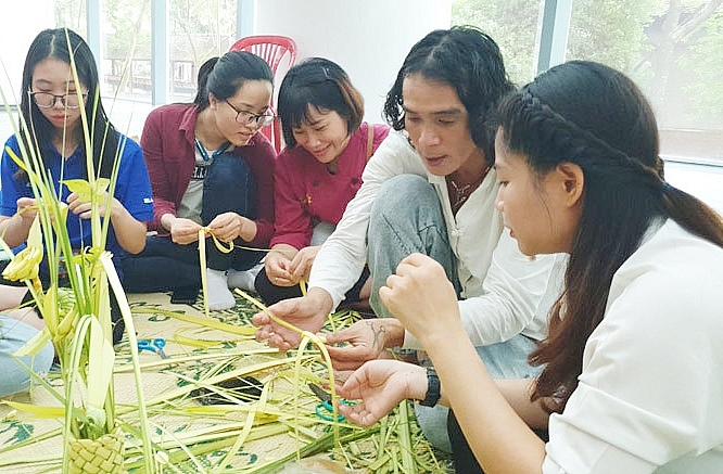 Bảo tàng Dân tộc học Việt Nam tổ chức quay truyền hình “Tôn vinh nghệ nhân làm đồ chơi”