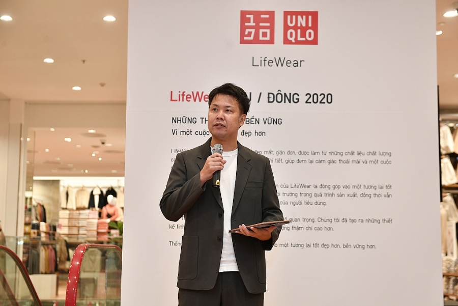 Ông OsamÔng Osamu Ikezoe, Tổng Giám Đốc UNIQLO Việt Nam, chia sẻ nhân sự kiện khai trương cửa hàng UNIQLO thứ hai tại Hà Nộiu Ikezoe, Tổng Giám Đốc UNIQLO Việt Nam