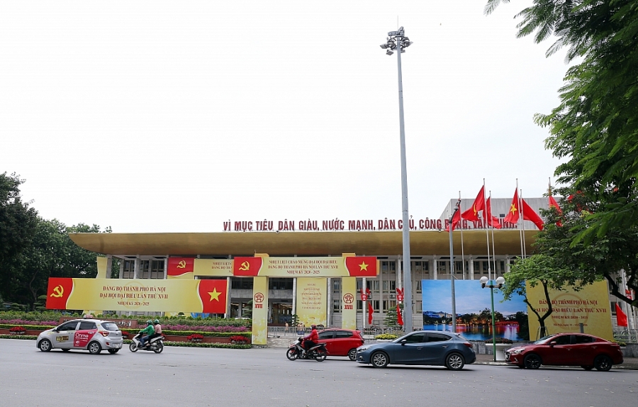 Khu vực bên ngoài Cung Văn hóa lao động hữu nghị Việt – Xô (nơi tổ chức đại hội).