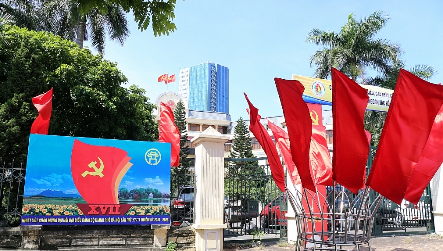 Hà Nội rợp cờ hoa chào mừng các sự kiện trọng đại của Thủ đô