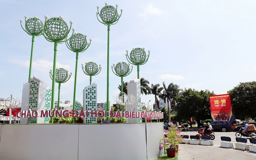 Hà Nội rợp cờ hoa chào mừng các sự kiện trọng đại của Thủ đô