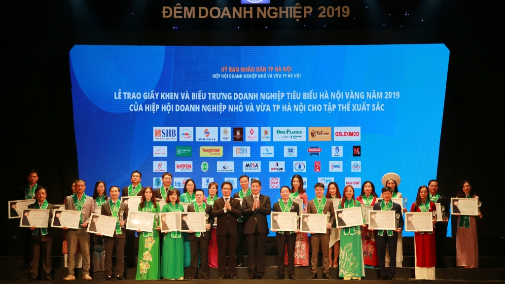 Một số Doanh nghiệp tiêu biểu nhận khen thưởng tại Đêm Doanh nghiệp 2019