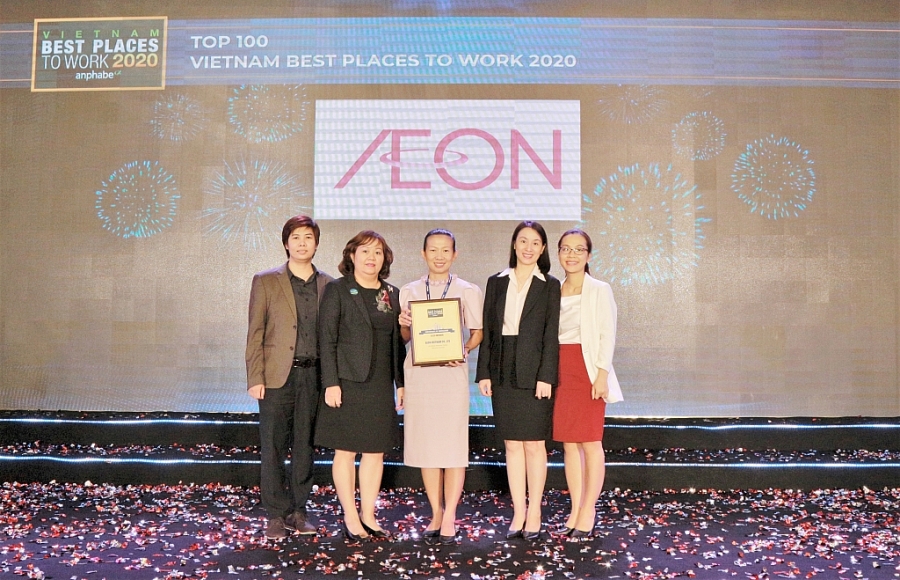 Đại diện AEON Việt Nam tại Lễ trao giải Top 100 Nơi làm việc tốt nhất Việt Nam 2020