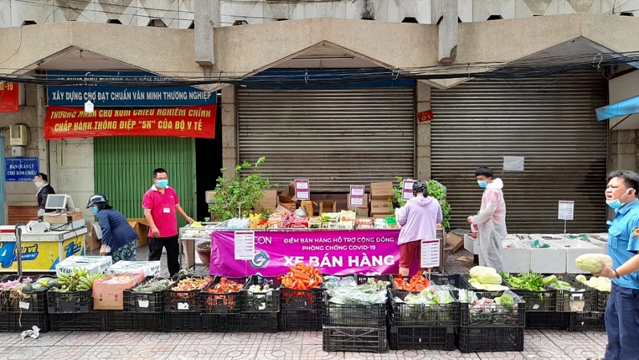 Doanh nghiệp cam kết mang đến 3 cơ hội cho toàn thể nhân viên, bao gồm cơ hội Thăng tiến, Phát triển và Cống hiến cho cộng đồng