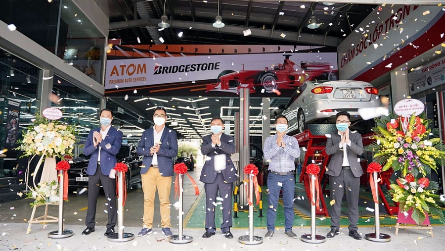 Bridgestone Việt Nam chính thức khai trương Trung tâm dịch vụ lốp xe cao cấp Premium B-Select ATOM tại Hà Nội
