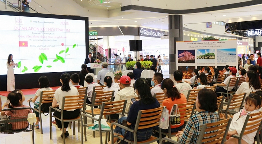Sự kiện tại Trung tâm mua sắm AEON – Tân Phú Celadon đã thu hút đông đảo khách hàng, đặc biệt là các em nhỏ tham gia