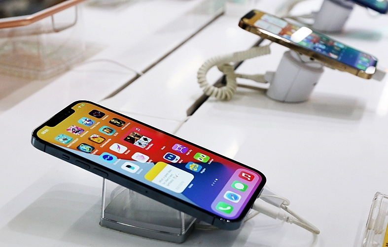 iPhone 12 xác lập kỷ lục đặt hàng mới tại Thế Giới Di Động