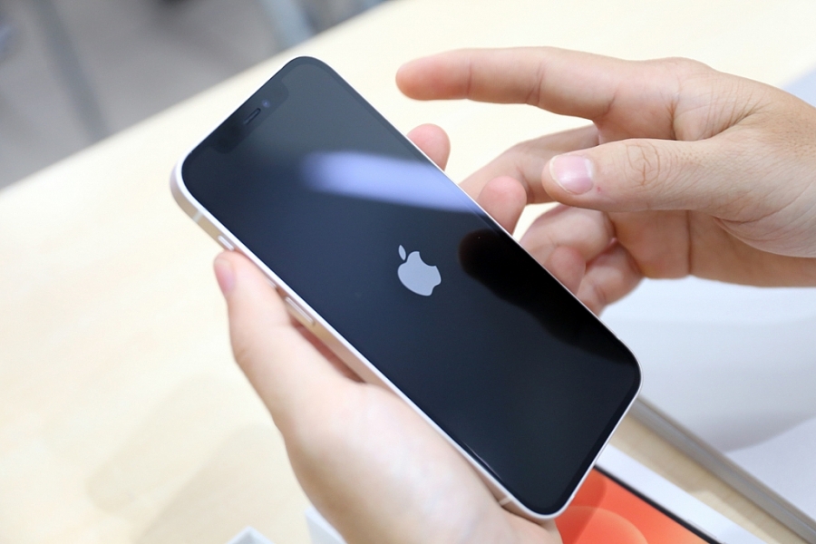 iPhone 12 xác lập kỷ lục đặt hàng mới tại Thế Giới Di Động