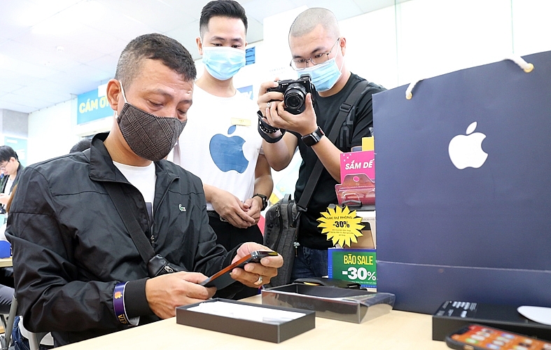 iPhone 12 xác lập kỷ lục đặt hàng mới tại Thế Giới Di Động