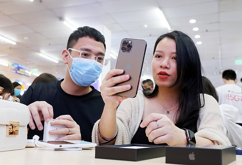 iPhone 12 xác lập kỷ lục đặt hàng mới tại Thế Giới Di Động