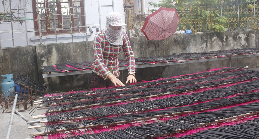 Làng hương trăm năm Quảng Phú Cầu nhuộm màu hồng đón Tết