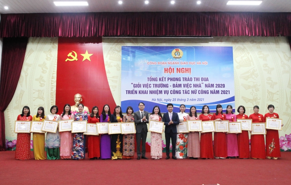 Ngành giáo dục Hà Nội tổng kết phong trào thi đua “Giỏi việc trường - Đảm việc nhà”