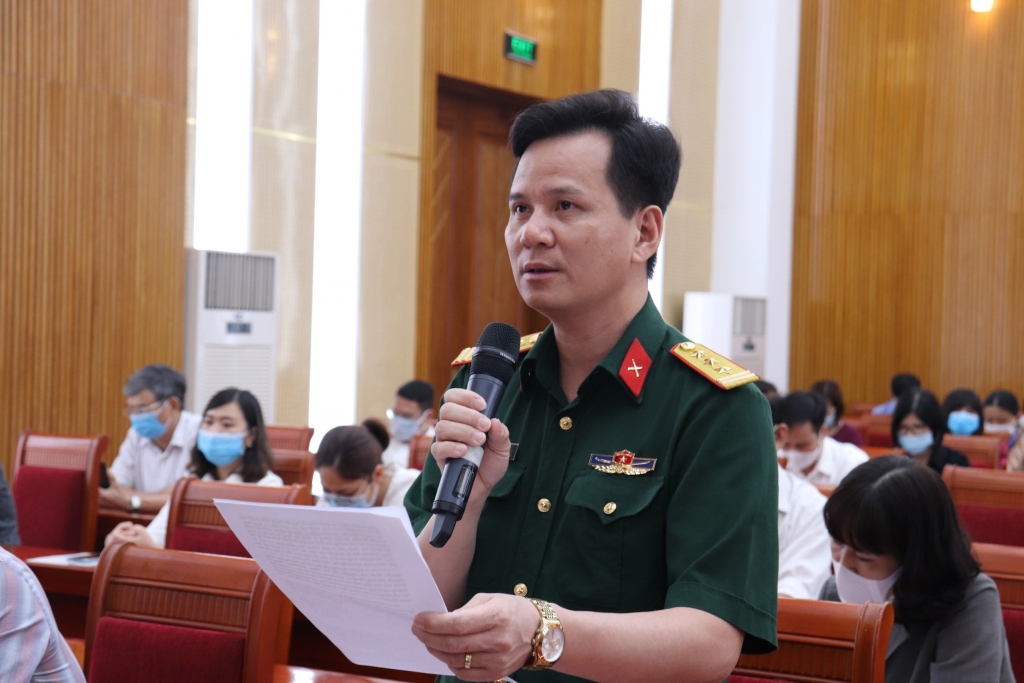 Cử tri quận Hoàng Mai phát biểu tại hội nghị