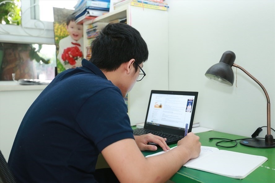 100.000 học sinh lớp 12 ở Hà Nội làm bài khảo sát trực tuyến