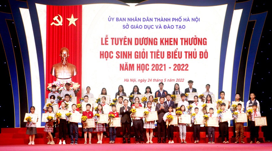 Hà Nội: Tuyên dương, khen thưởng 700 học sinh giỏi tiêu biểu