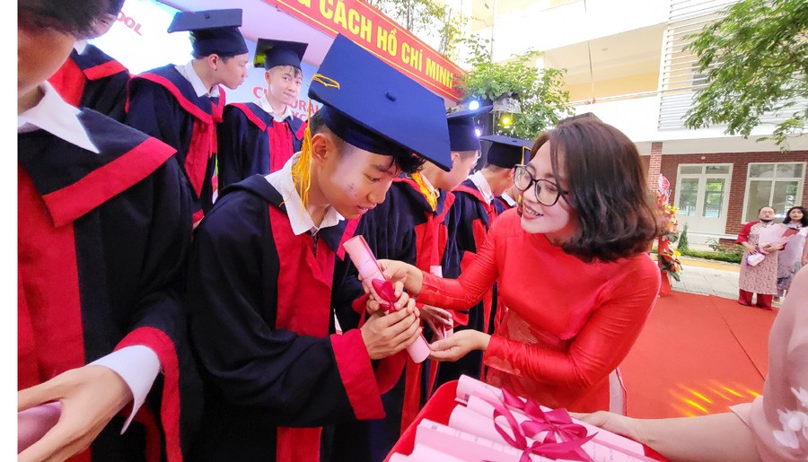 Học sinh trường THCS Nguyễn Du có thể nhận học bổng lên tới 1,2 tỷ đồng