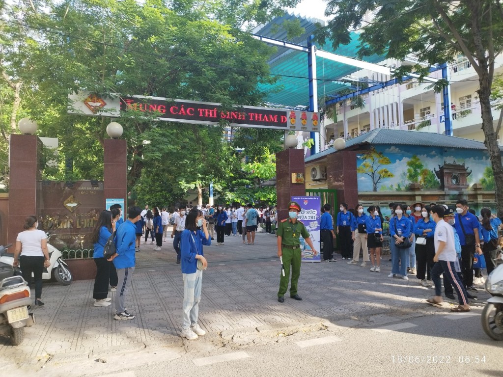 Gần 107.000 thí sinh Hà Nội bắt đầu cuộc đua 