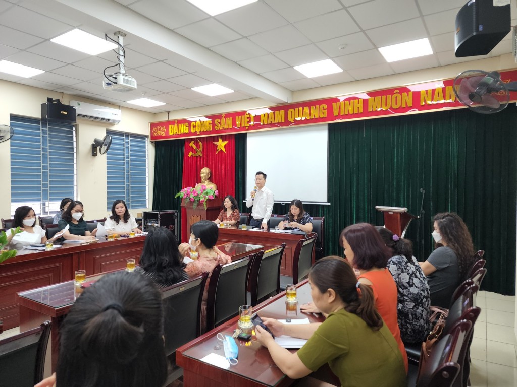 Đồng chí Lê Đức Thuận, Trưởng Phòng Giáo dục và Đào tạo quận Ba Đình phát biểu chỉ đạo công tác tuyển sinh.