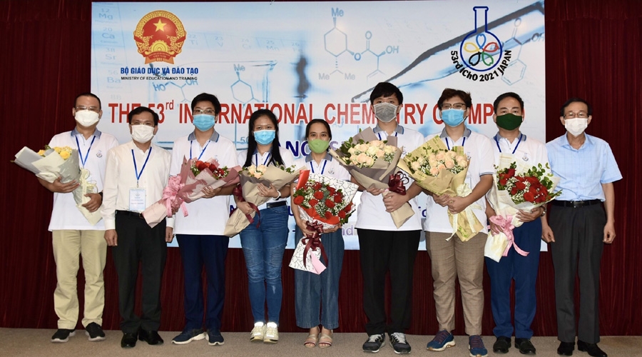 Việt Nam giành 3 huy chương Vàng tại Olympic Hóa học quốc tế năm 2021