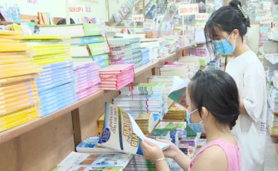 Kiến nghị coi sách giáo khoa là mặt hàng thiết yếu