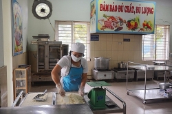 Huyện Đông Anh rà soát toàn bộ bếp ăn, dẹp bỏ hàng quán bán đồ ăn gần cổng trường