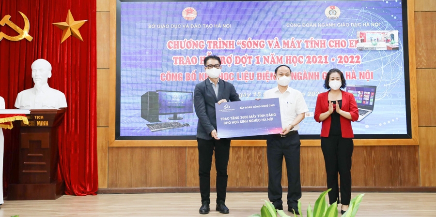 Công bố kho học liệu điện tử, tặng 4.000 máy tính cho học sinh khó khăn