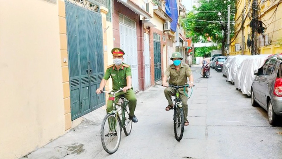 Loa tuyên truyền trên xe đạp - nhân lên cách làm hay trong cuộc chiến chống đại dịch